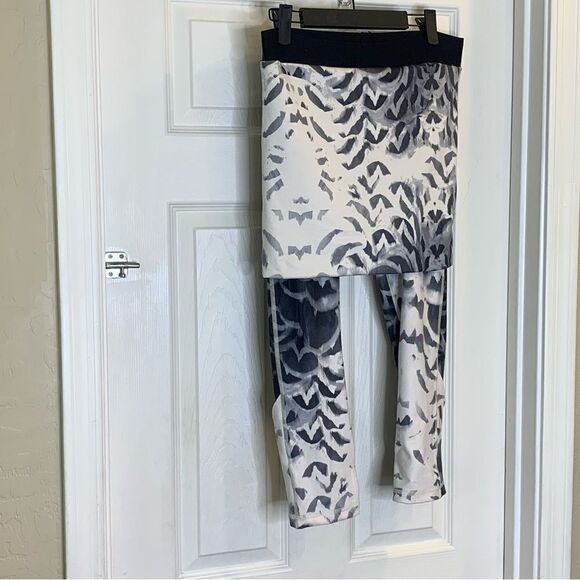 Lululemon Wunder Under SE Dance Angel Wing Black High Rise Skirted Leggings Sz 8 - Picture 5 of 12